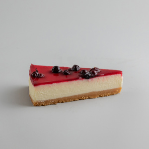 Cheesecake with currant