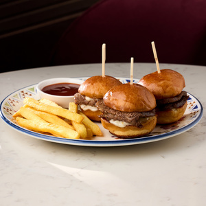 Mini steak burgers