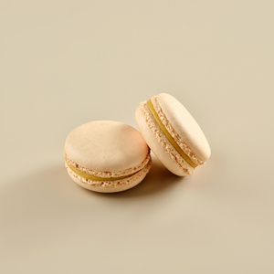 Macarons "Mango-passion fruit"