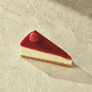 Чизкейк с малиной