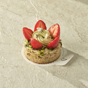 Dessert "Pistachio frezier"