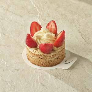 Dessert "Almond Frezier"