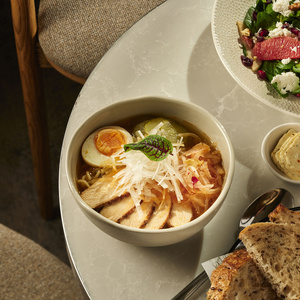 Tovuqli ramen (achchiq)