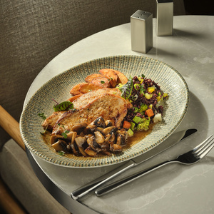 Куриное филе с грибным соусом